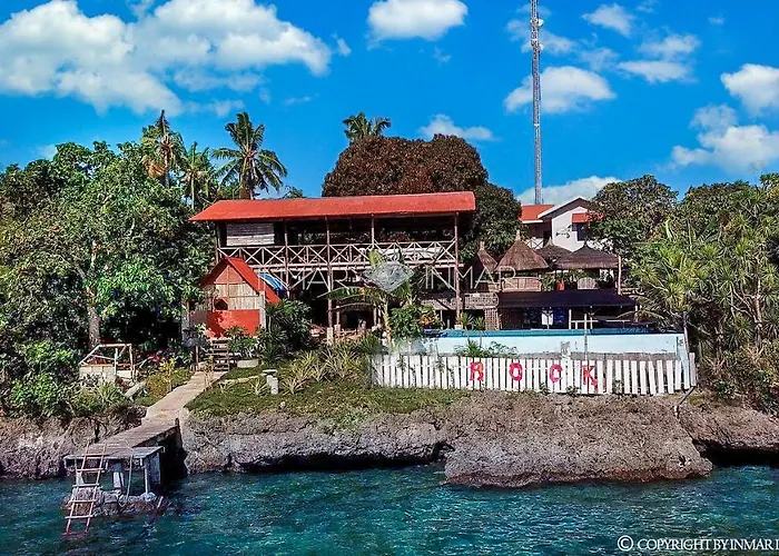 Uncle Rock's House & Diving Resort