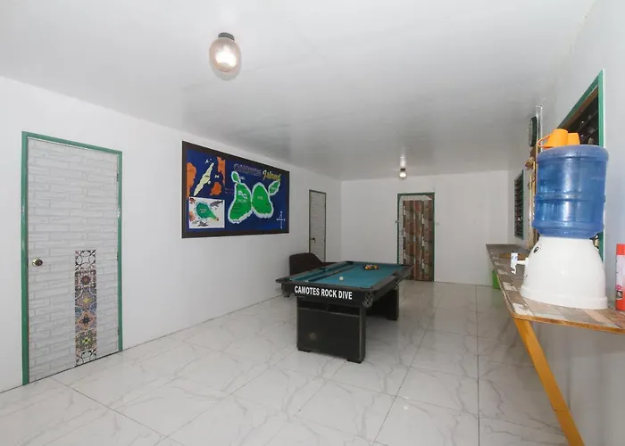 Uncle Rock's House & Diving